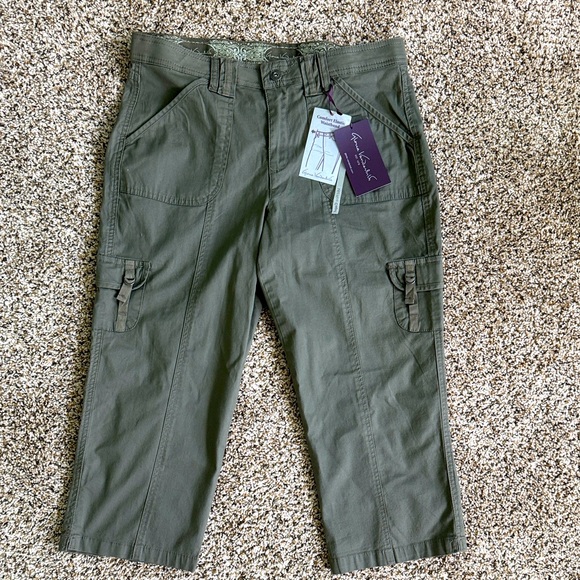 Gloria Vanderbilt Mid Rise Capri pants size 8 - Picture 1 of 8